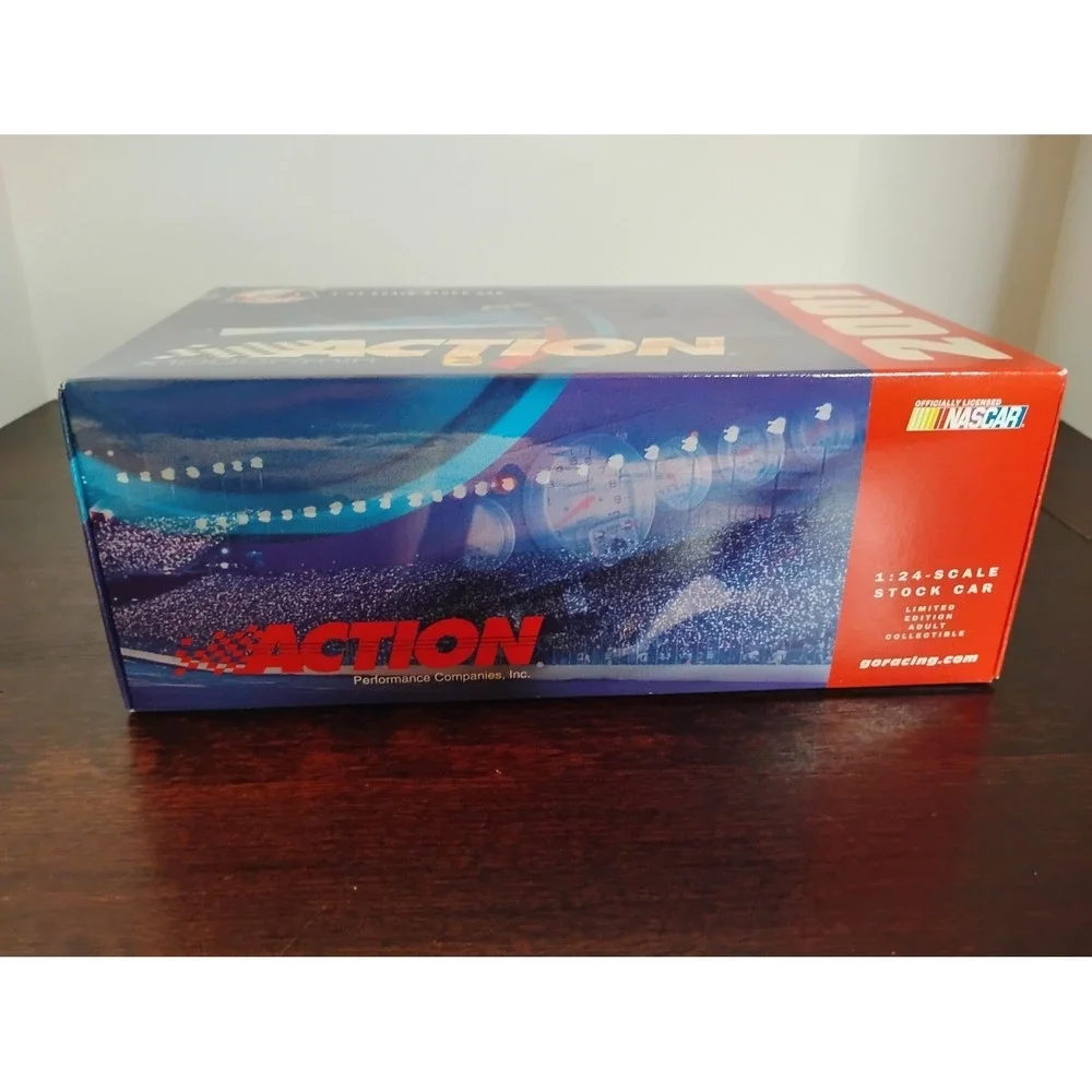 Sterling Marlin #40 Coors Light KISS 2001 Dodge Intrepid 1:24 Action Diecast Car